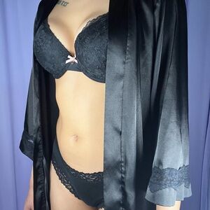 Elegant Black Lace Robe